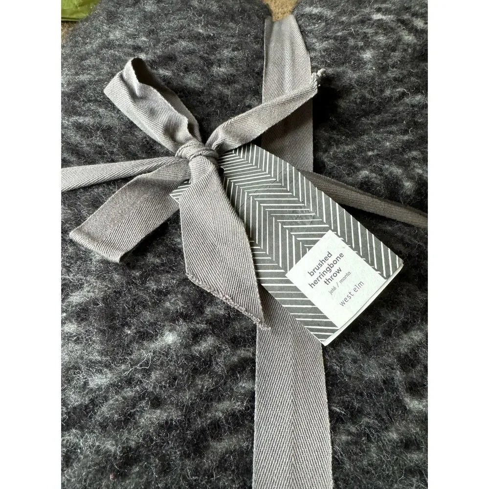 NWT West Elm Brushed Herringbone Throw Black /Cream 50”x70”